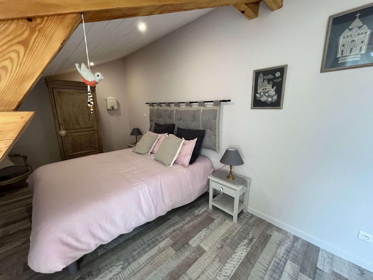 Le Jardin Du Dolaizon: Chambre Rouge Gorge Le Puy-en-Velay Exterior photo